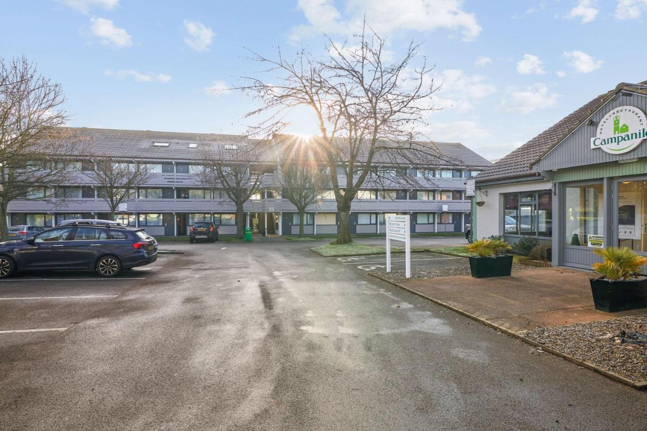 Campanile Hotel Wakefield Exterior photo